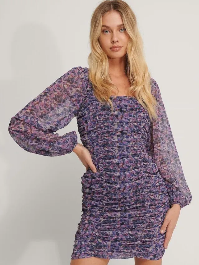 NA-KD Maat EU 38 - Square Neck Gathered Chiffon Vrouwen Jurk - Blue Flower