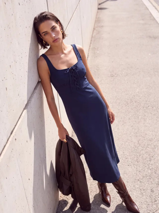Trendyol TRENDYOLMİLLA Dames Donkerblauw Effen Midi Mouwloos Bodycon Jurken Marineblauw/Blauw