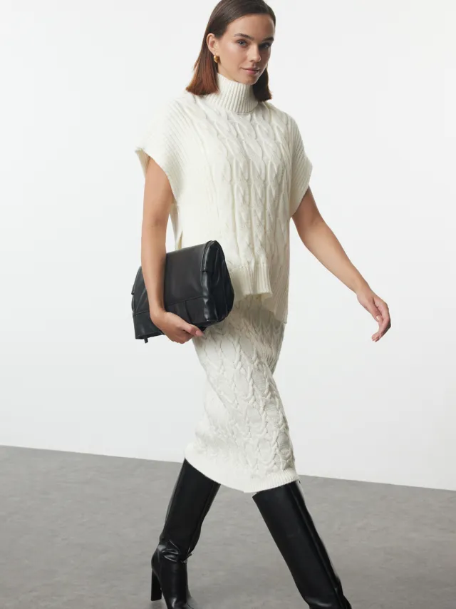 Trendyol TRENDYOLMİLLA Dames Ecru Kabelgebreid Midi Lang Casual Recht Jurken