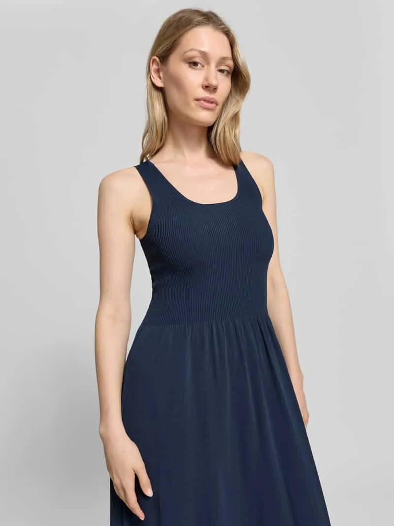 Max Mara A-lijn tricotjurk van viscosemix model 'CALIBRI' donkerblauw, foto 3