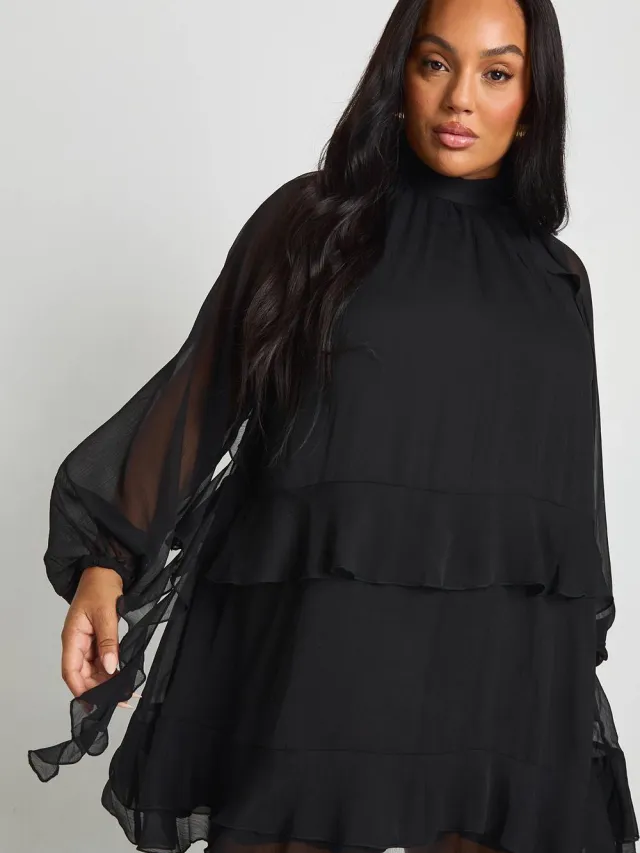 boohoo Dames Plus chiffon smockjurk met ruches zwart, foto 2
