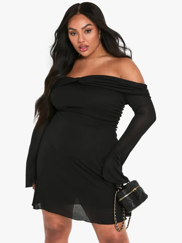 boohoo Dames Plus Twist Detail Geruched Skater Jurk Zwart