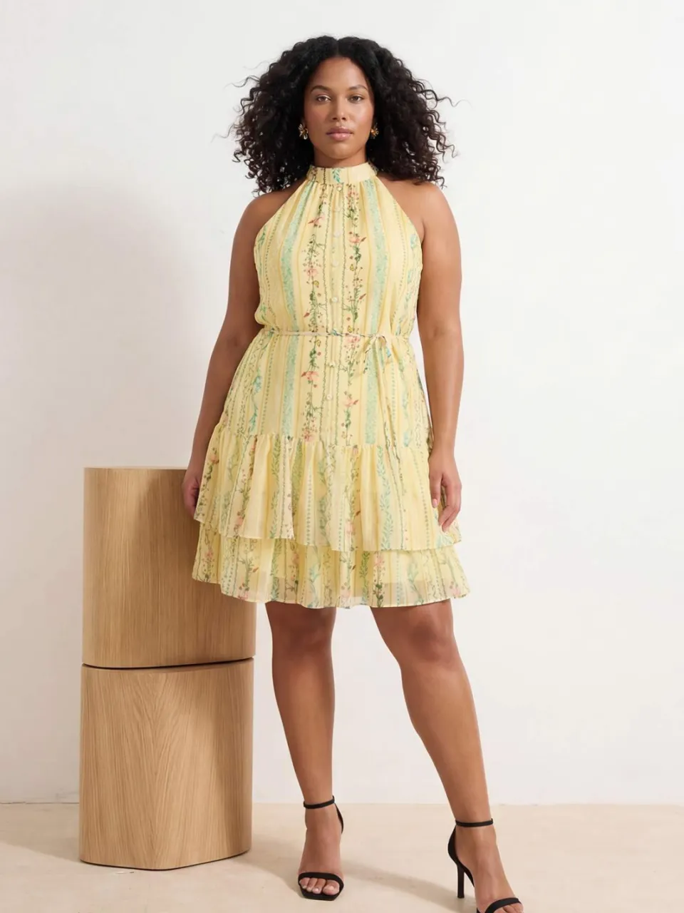 Trendyol Curve Dames Geel Bloemen Kort / Mini Mouwloos Casual A-lijn Grote maten Jurk, foto 2