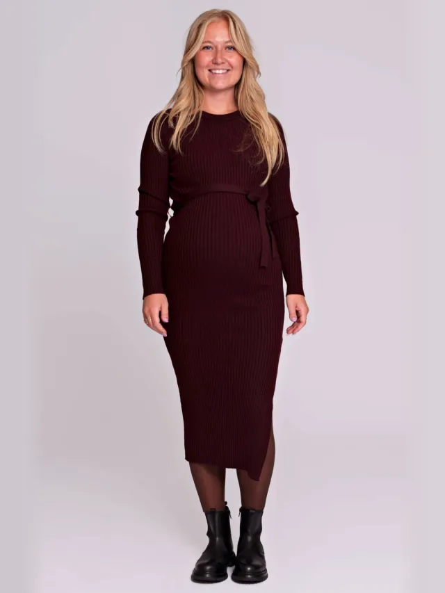 LOVE2WAIT zwangerschaps midi jurk met ceintuur donkerrood Burgundy