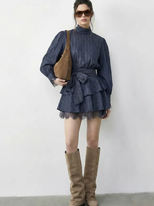 Bianco Lucci Textured Mini-jurk met Halve Col en Stofdetail Donker marineblauw
