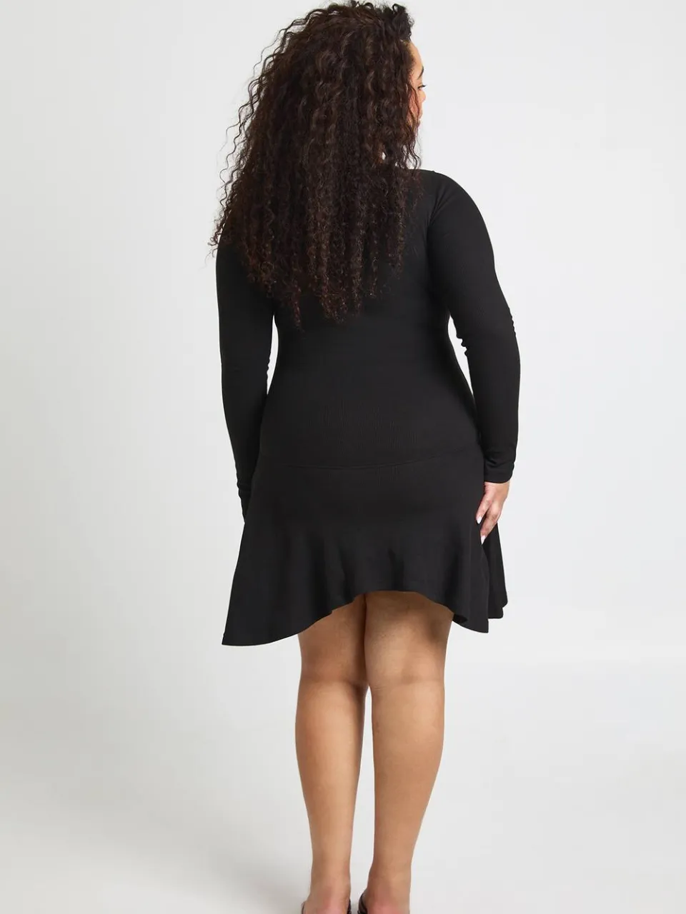 boohoo Dames Plus Geribbelde Skater Jurk met Verlaagde Zoom zwart, foto 3