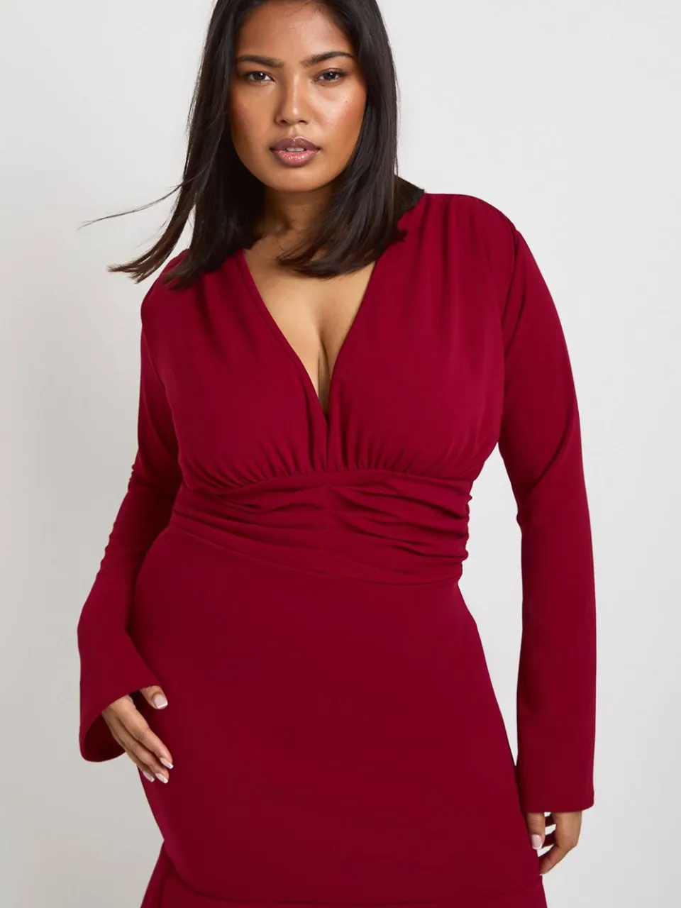 boohoo Dames Plus Asymmetrische Diepe V-hals Midi Jurk wijn, foto 3