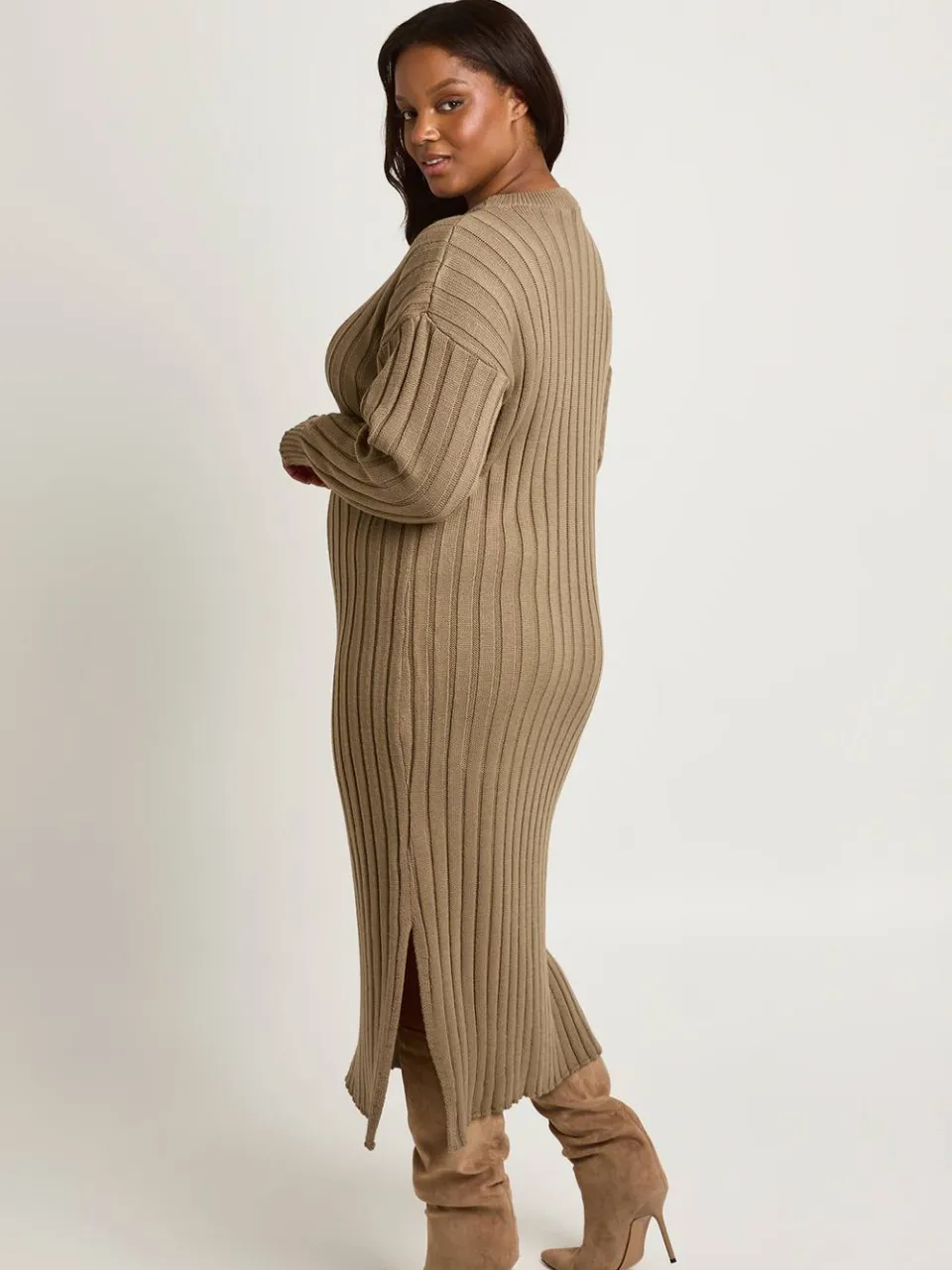 boohoo Dames Plus Dikke Ribgebreide Zachte Midaxi Jurk steen, foto 2