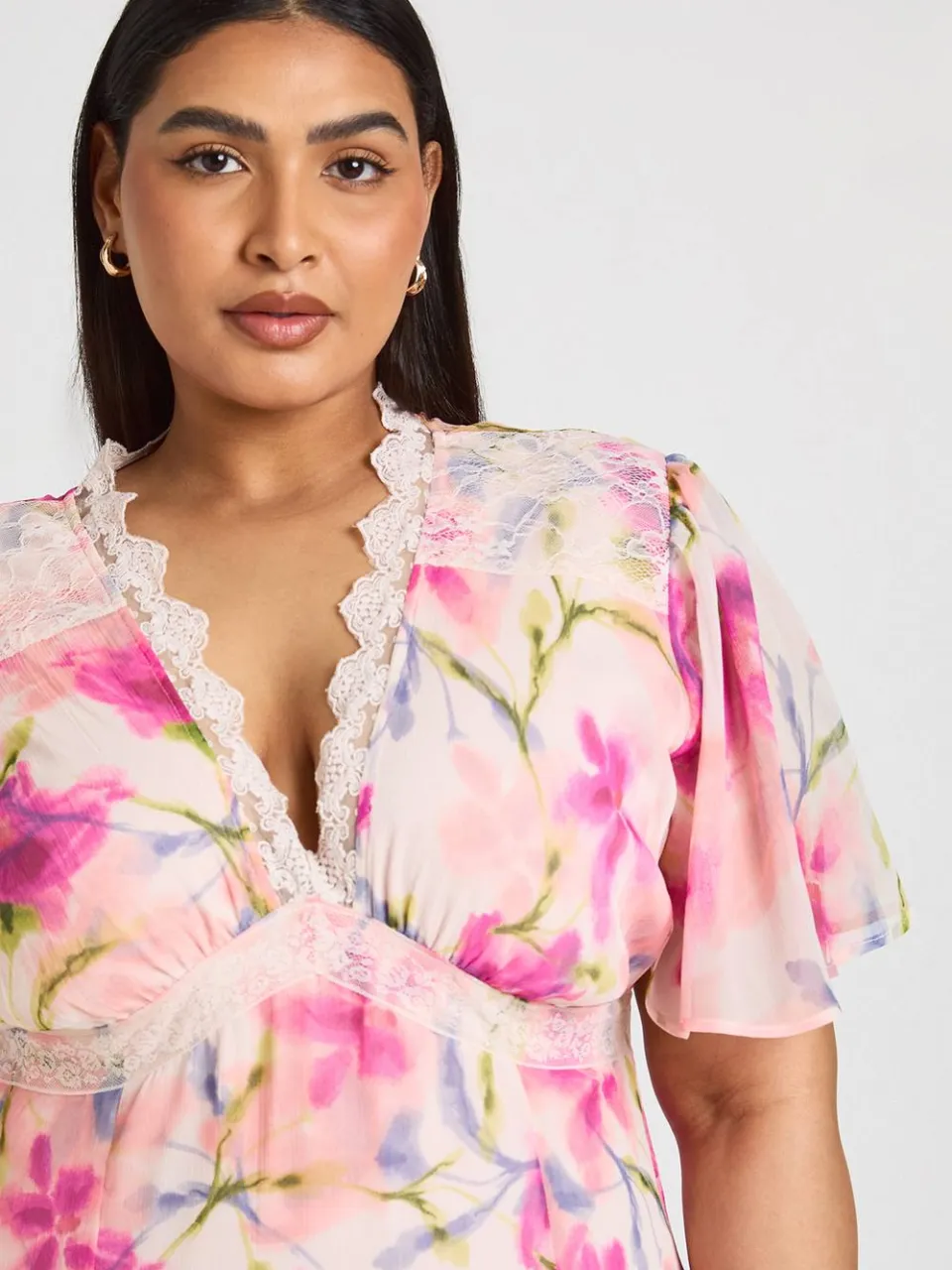 boohoo Dames Plus Bloemen Chiffon Maxi Jurk Met Kanten Rand roze, foto 4