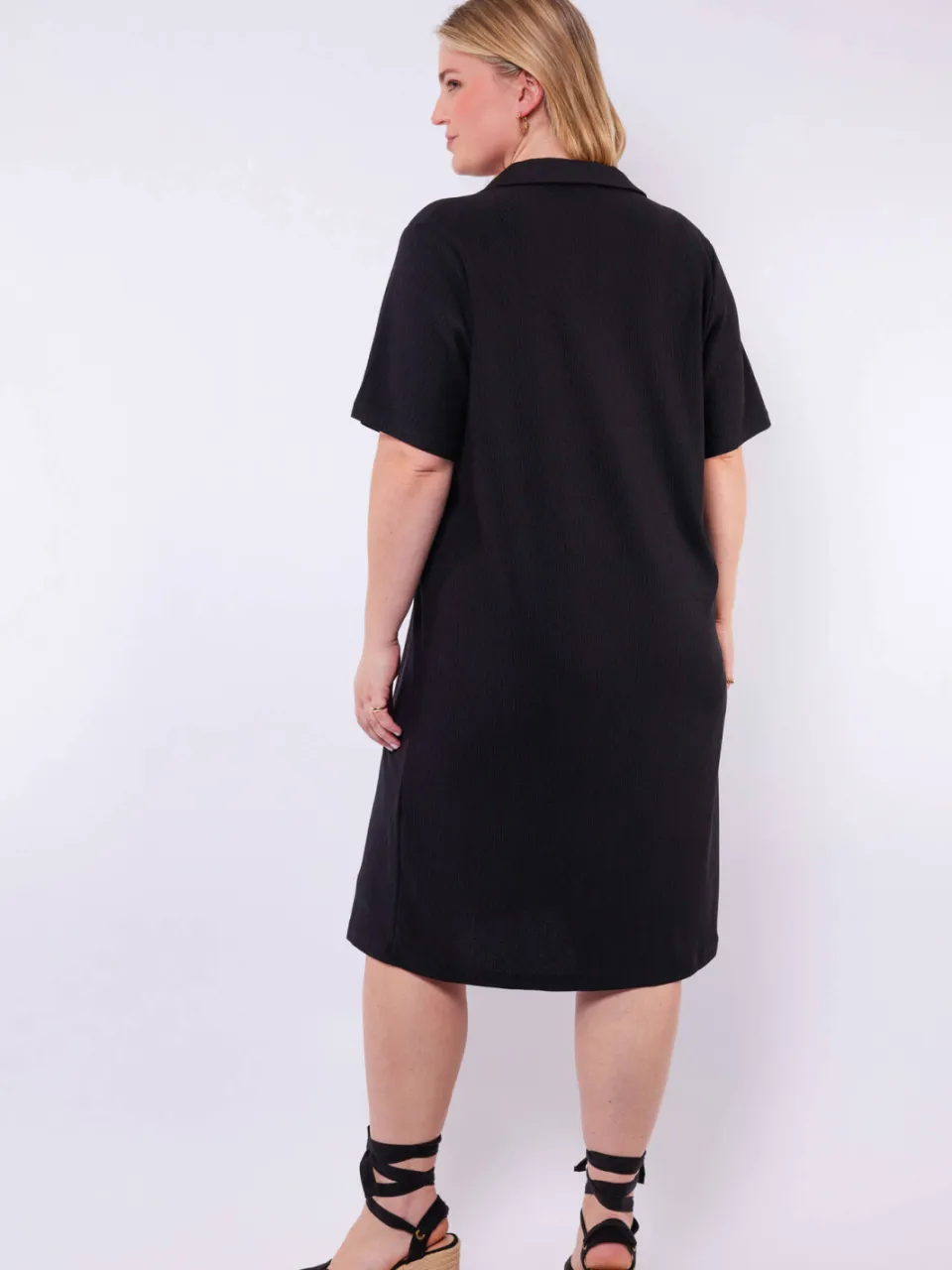 Exxcellent t-shirtjurk midi jurk zwart, foto 3