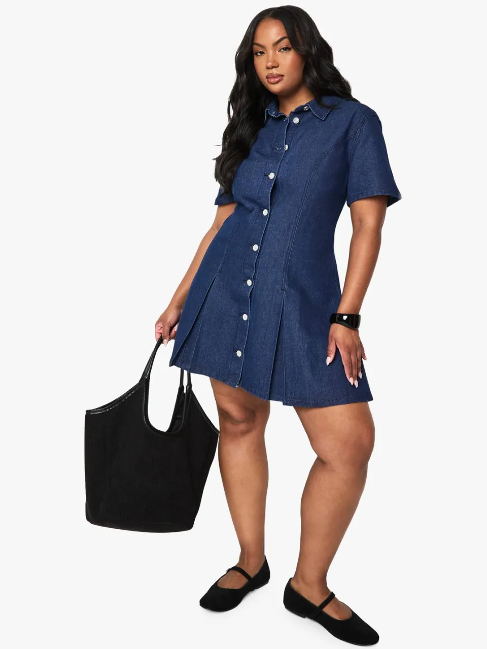 boohoo Dames Plus denim button-geplooide shiftjurk, foto 3