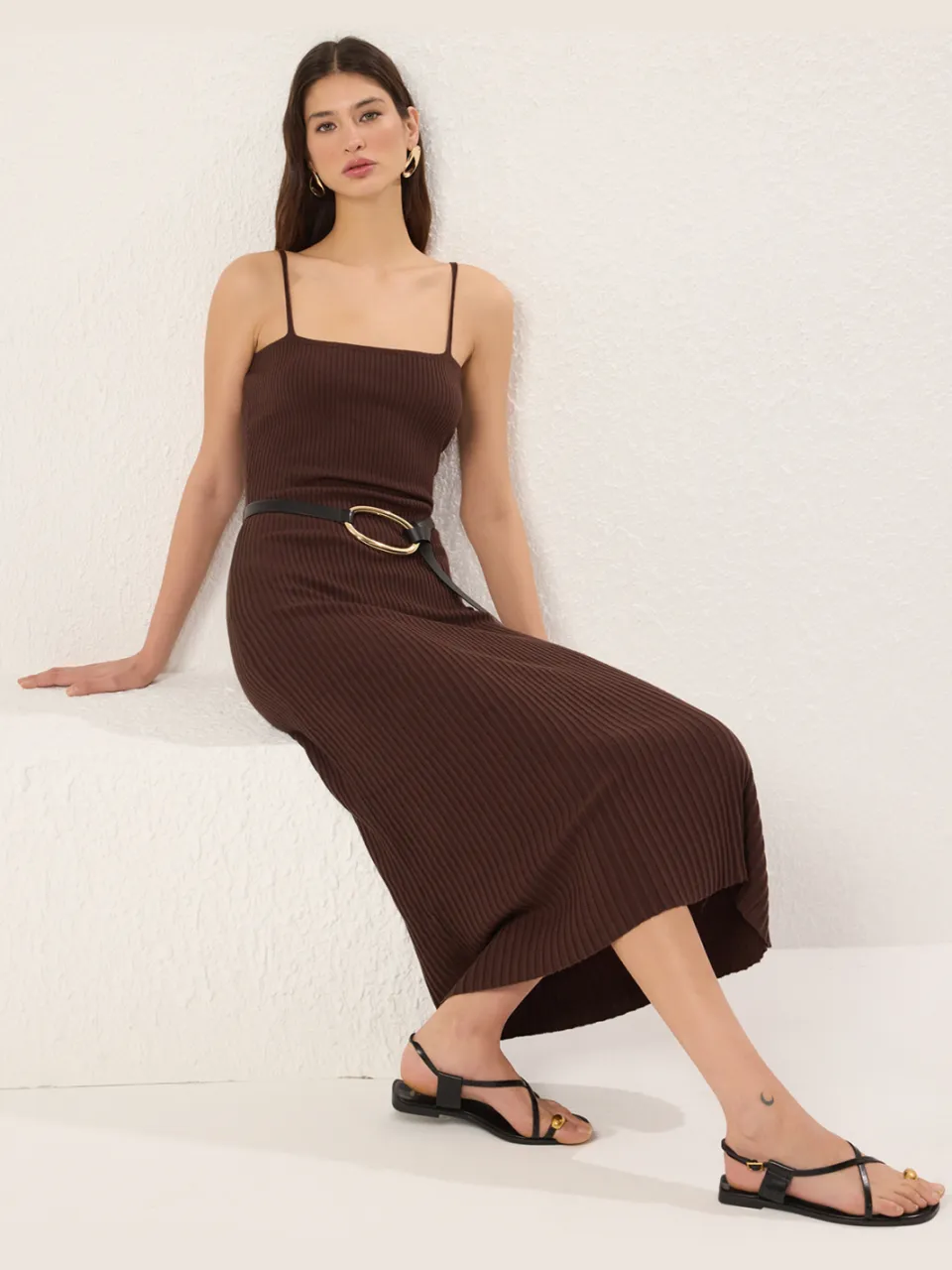 Trendyol TRENDYOLMİLLA Dames Bruin Effen Maxi Mouwloos Casual Bodycon Jurken, foto 2
