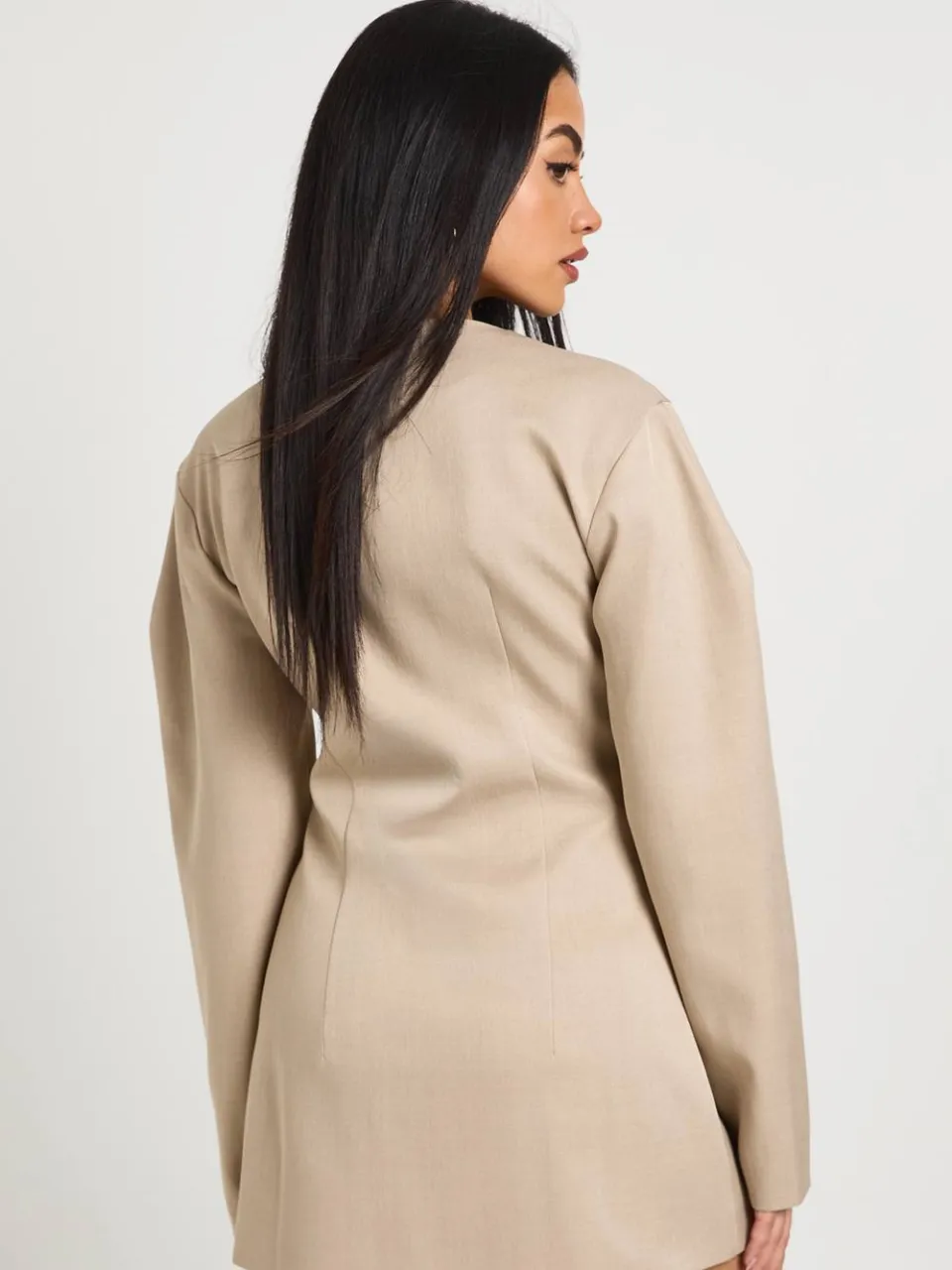 boohoo Dames Barrel Mouw Knoop Voorkant Blazer Jurk havermout, foto 2
