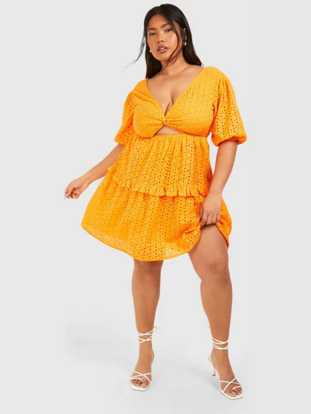 boohoo Dames Plus Geweven Broderie Cut Out Detail Mini-Jurk Oranje