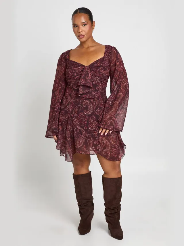 boohoo Dames Plus Paisley Godet Zoom Mini Jurk Bruin