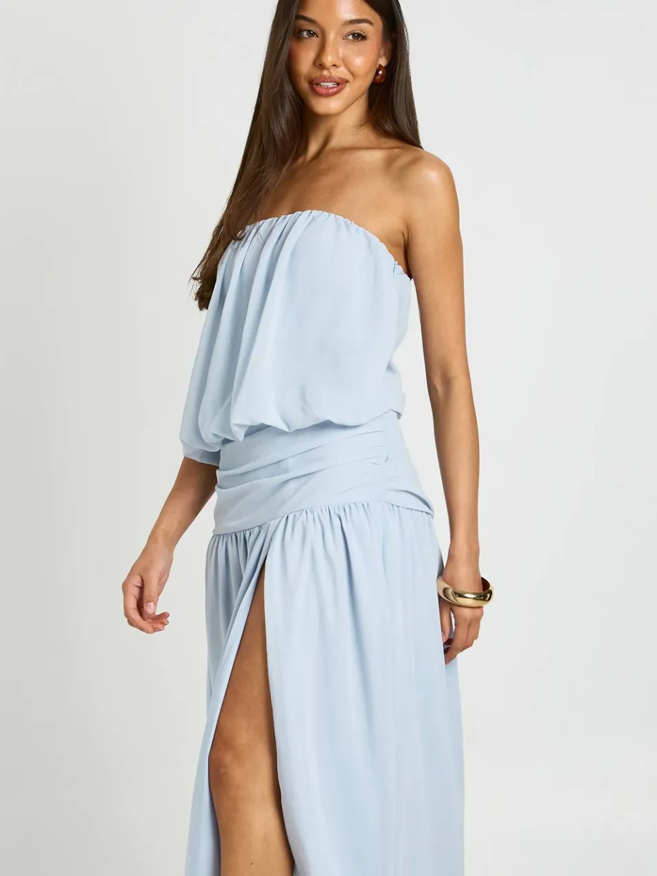 boohoo Dames Chiffon Bandeau Blouson Geplooide Lage Taille Maxi Jurk lichtblauw, foto 4