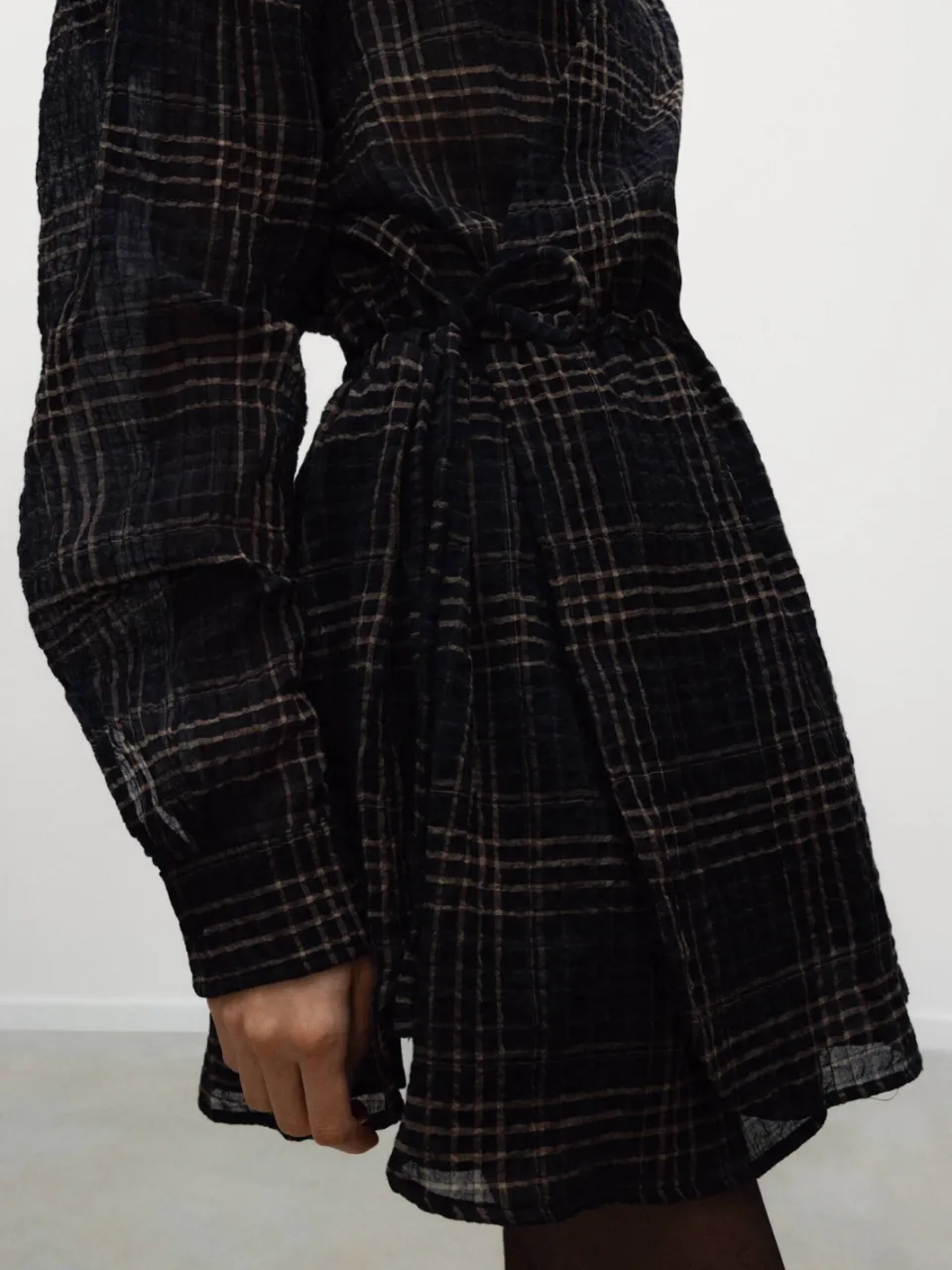 The New Society geruite mini jurk - zwart/bruin, foto 4