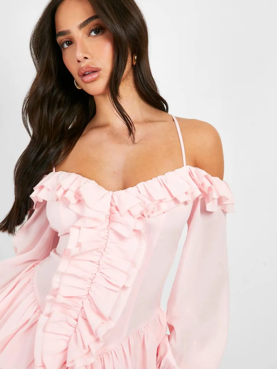 boohoo Dames Petite geweven jurk met ruches en gelaagde mini-zoom blush, foto 4
