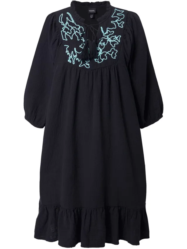 Ulla Popken Dames - Mousseline jurk borduursel tuniekhals 3/4-mouwen - Zwart - Maat 46+