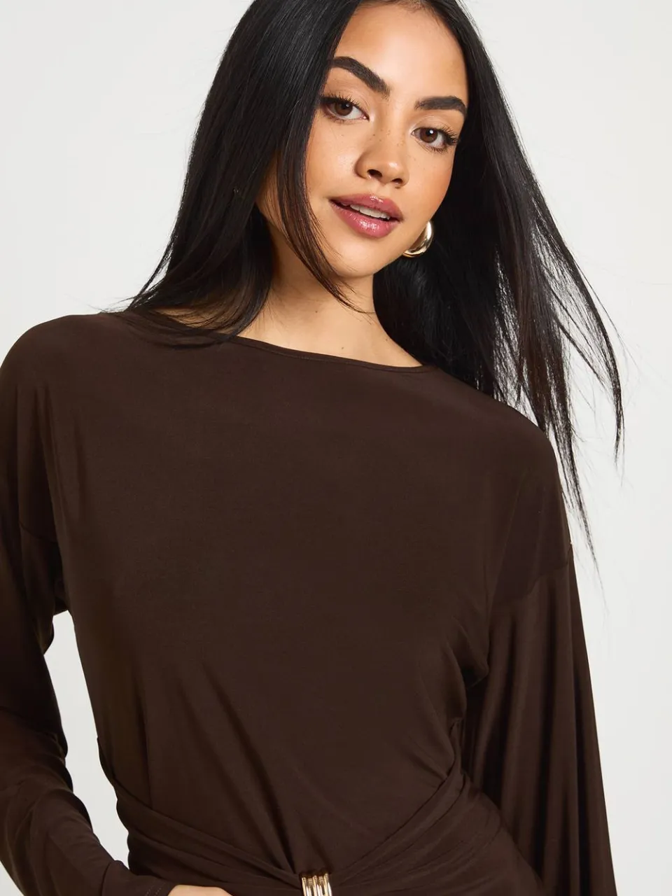 boohoo Dames Slinky Lange Mouwen Jurk Met Gouden Afwerking, foto 4