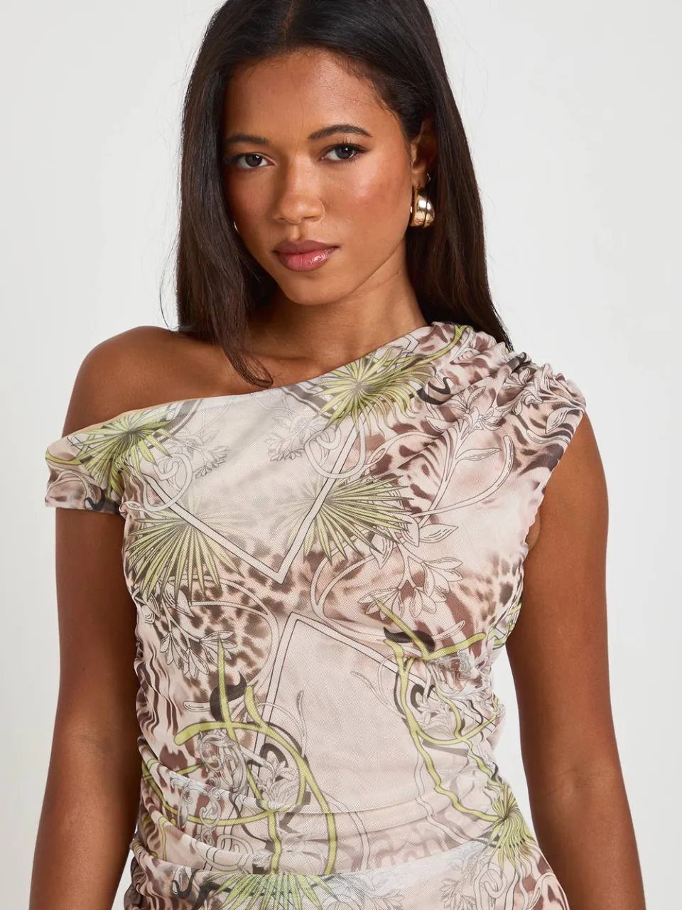 boohoo Dames Maxi-jurk Met Dierenprint En Asymmetrische Halslijn Van Mesh, foto 4