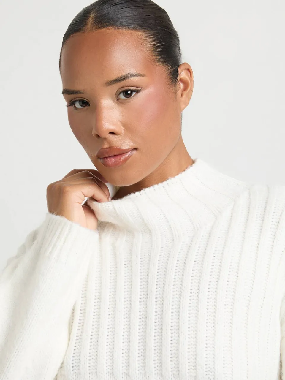 boohoo Dames Plus Oversized Gebreide Mini-trui Jurk Met Hoge Hals crème, foto 4