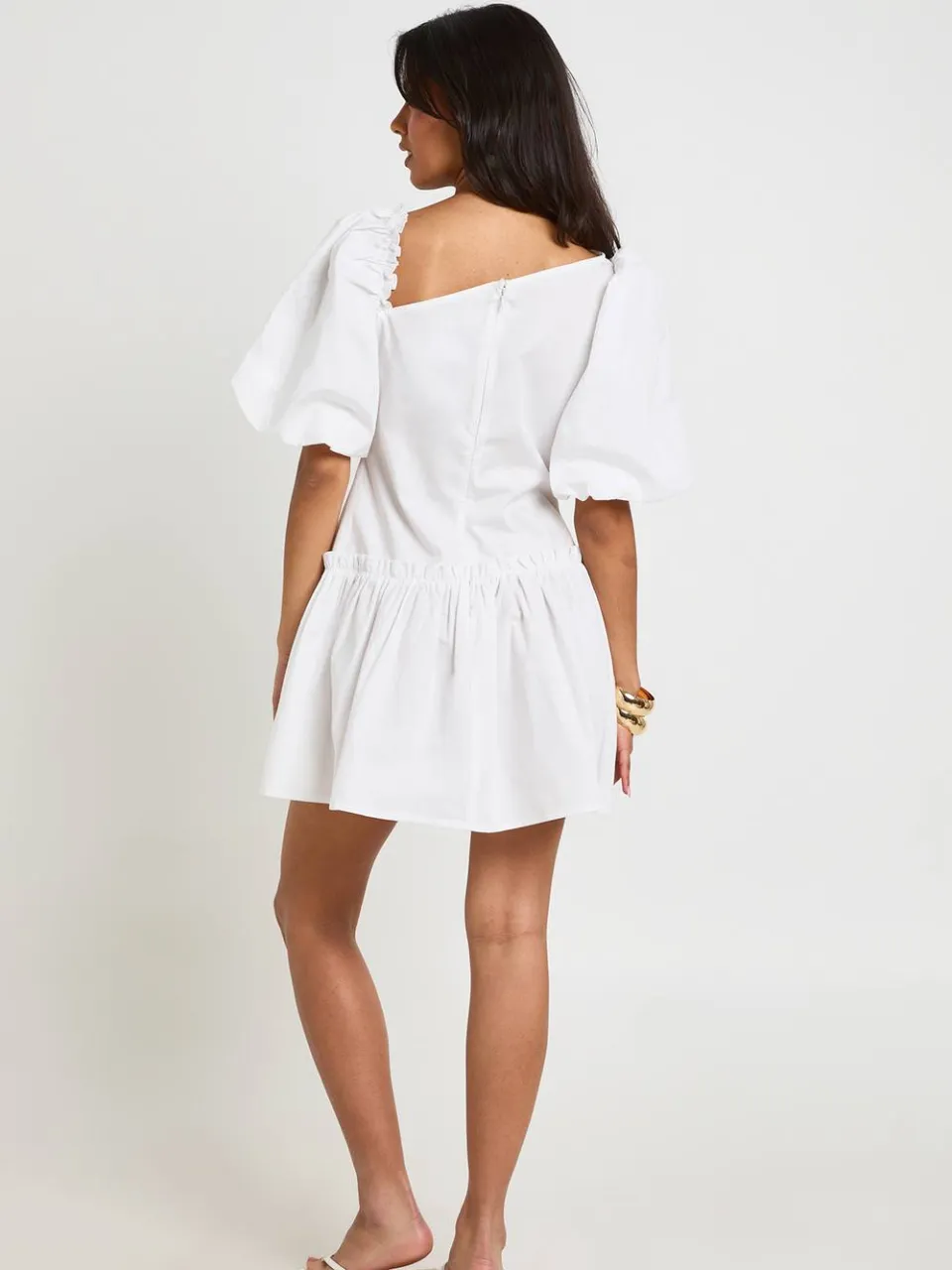 boohoo Dames Mini Jurk Met Pofmouwen En Asymmetrische Halslijn ivoor, foto 2