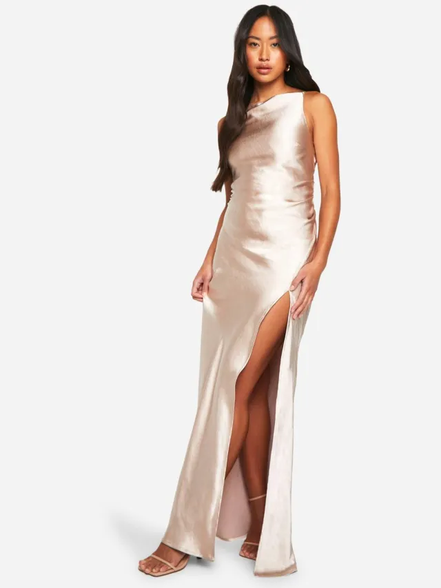 boohoo Dames Bruidsmeisje Satijn Open Hals Maxi Jurk Oester
