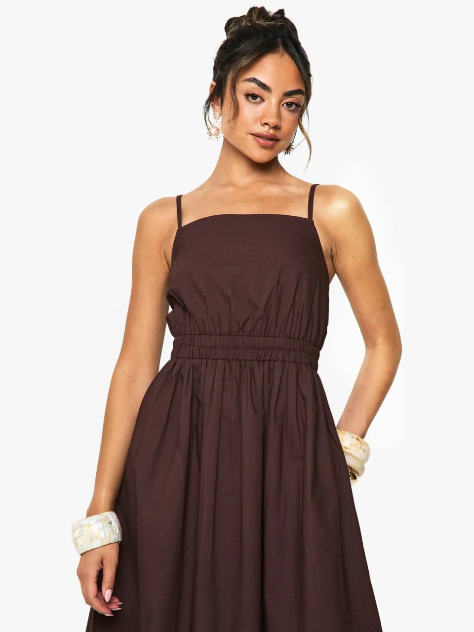 boohoo Dames Midaxi-jurk van poplin met riempjes chocoladebruin, foto 2