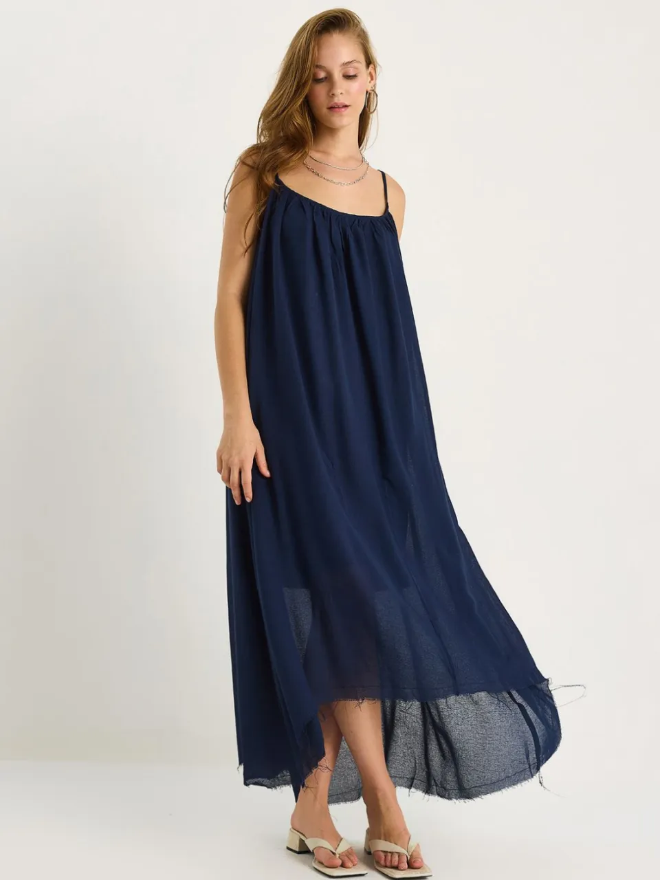 Bianco Lucci Effen Spaghetti Band Muslin Midi Jurk met Doorzichtige Zoom marineblauw, foto 2