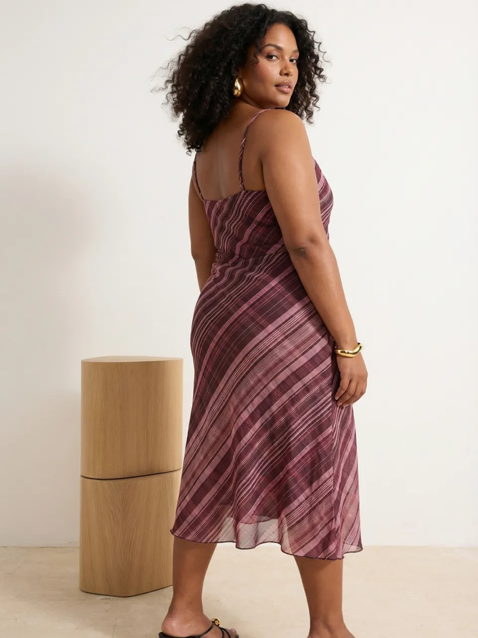 Trendyol Curve Dames Bordeaux Geruit Maxi Mouwloos Casual A-lijn Grote maten Jurk, foto 2