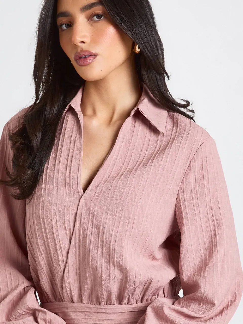 boohoo Dames Getextureerde Geplooide Ruches Mini Jurk Met Laagjes woestijnroos, foto 4