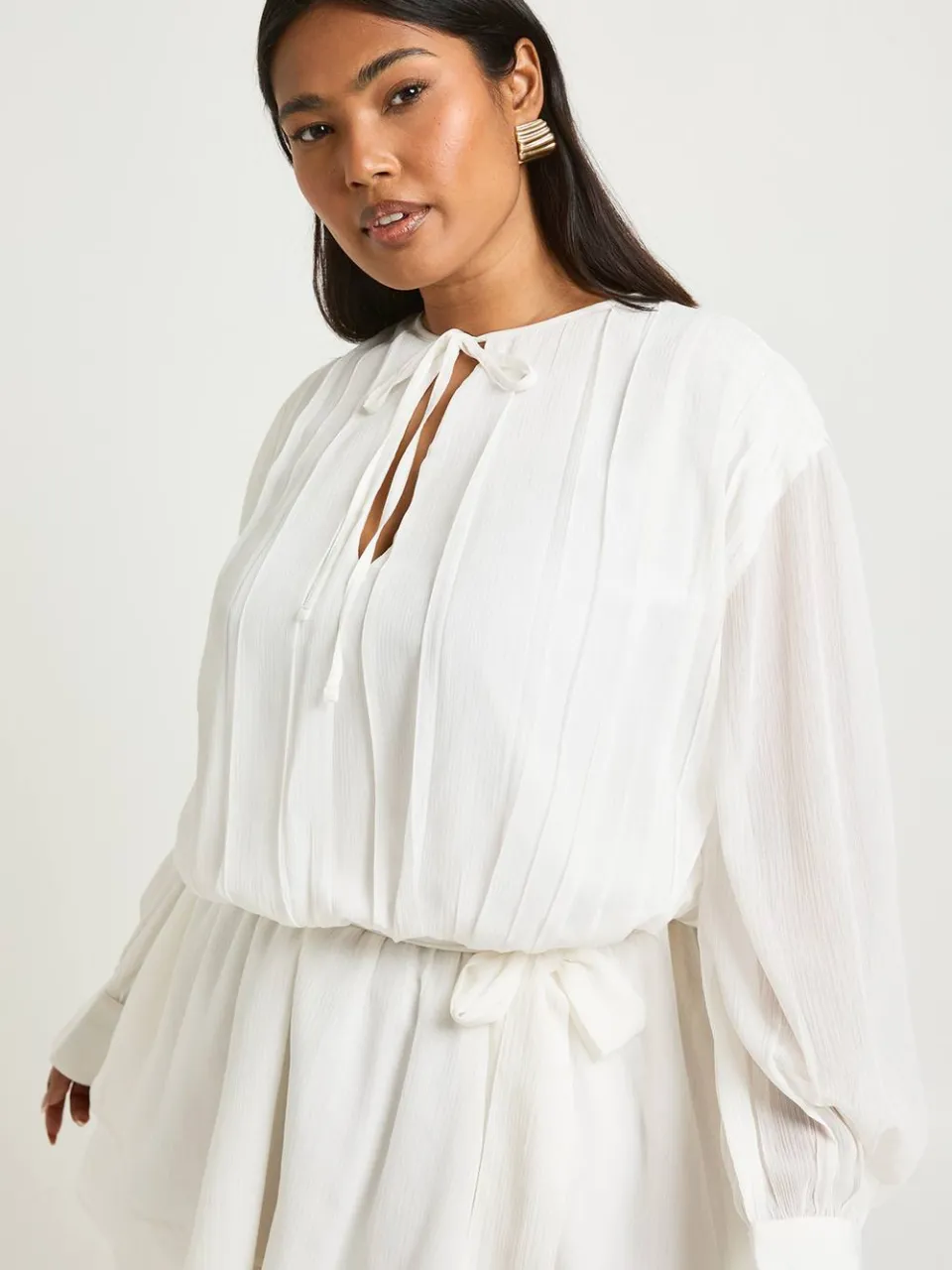 boohoo Dames Plus Chiffon Blouson Ruffle Riem Skater Jurk ivoor, foto 3