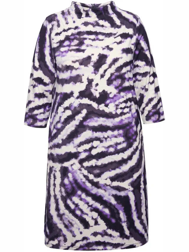 Ulla Popken Dames - sweaterjurk batikprint opstaande kraag 3/4-mouwen zakken - Zwart - Maat 58+
