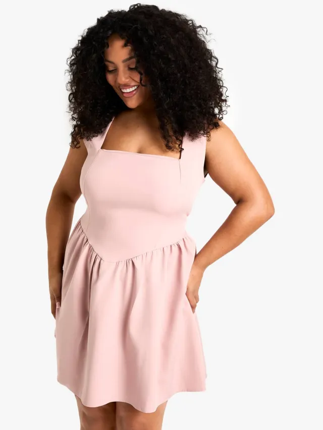 boohoo Dames plus mouwloze mini skaterjurk met vierkante halslijn Blush