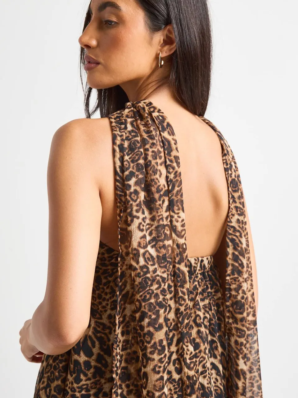 boohoo Dames Luipaardprint Maxi Jurk Met Sjaaldetail En Trapeze Model Tot Op De Grond, foto 3