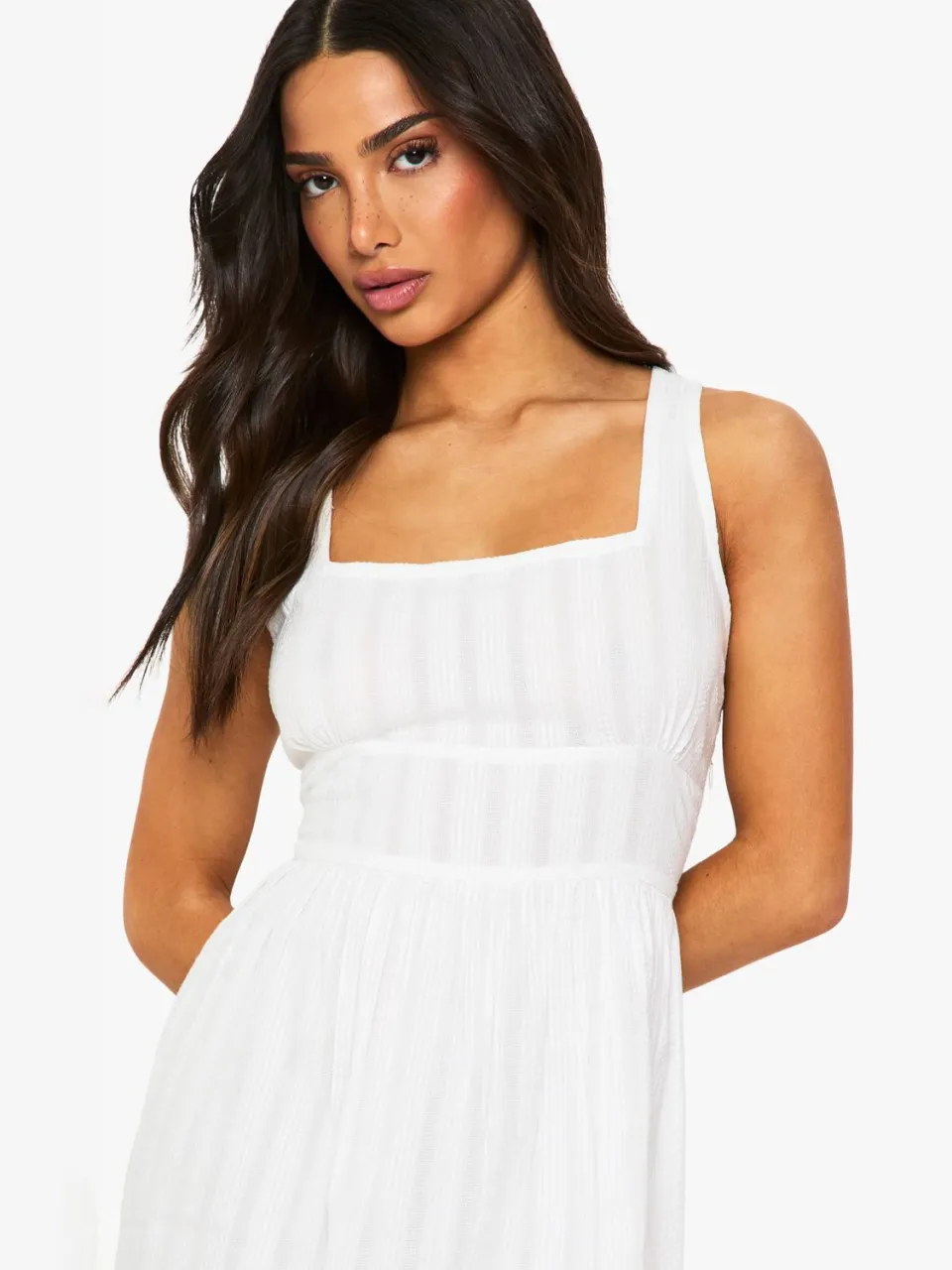 boohoo Dames Petite gestreepte seersucker minijurk wit, foto 4