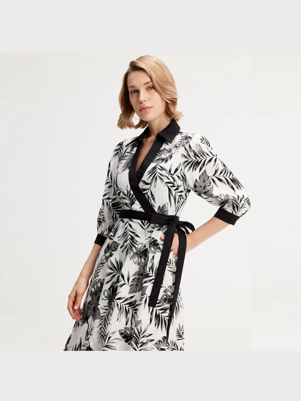 Smart & Joy Bi-material wrap jurk met tropische print zwart, foto 2