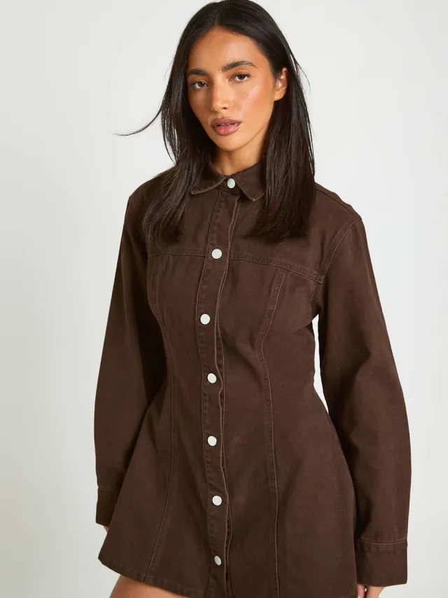 boohoo Dames Denim Jurk Met Lange Mouwen En Getailleerde Taille Chocoladebruin