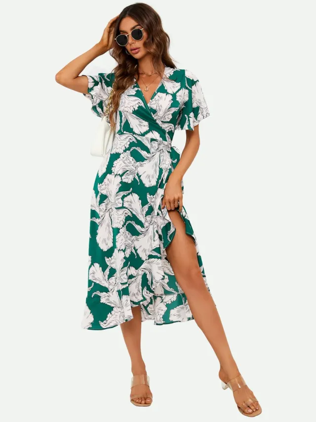 FS Collection Midi-jurk met engelmouwen en wikkelmotief in groen