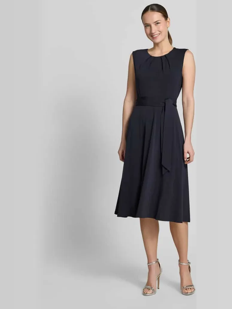 Christian Berg Woman Selection Cocktailjurk met Strikceintuur Marineblauw
