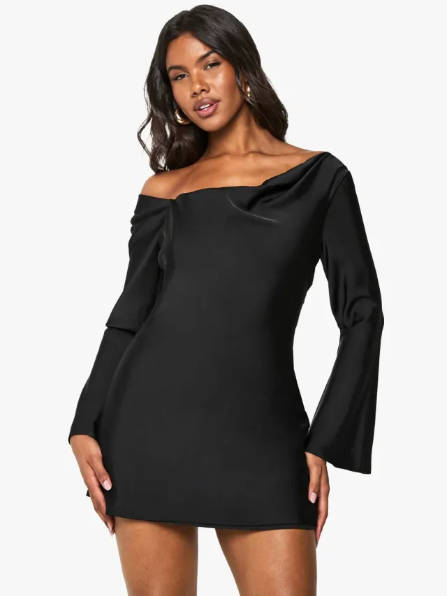 boohoo Dames Satijn Draped Flared Sleeve Mini Dress Zwart