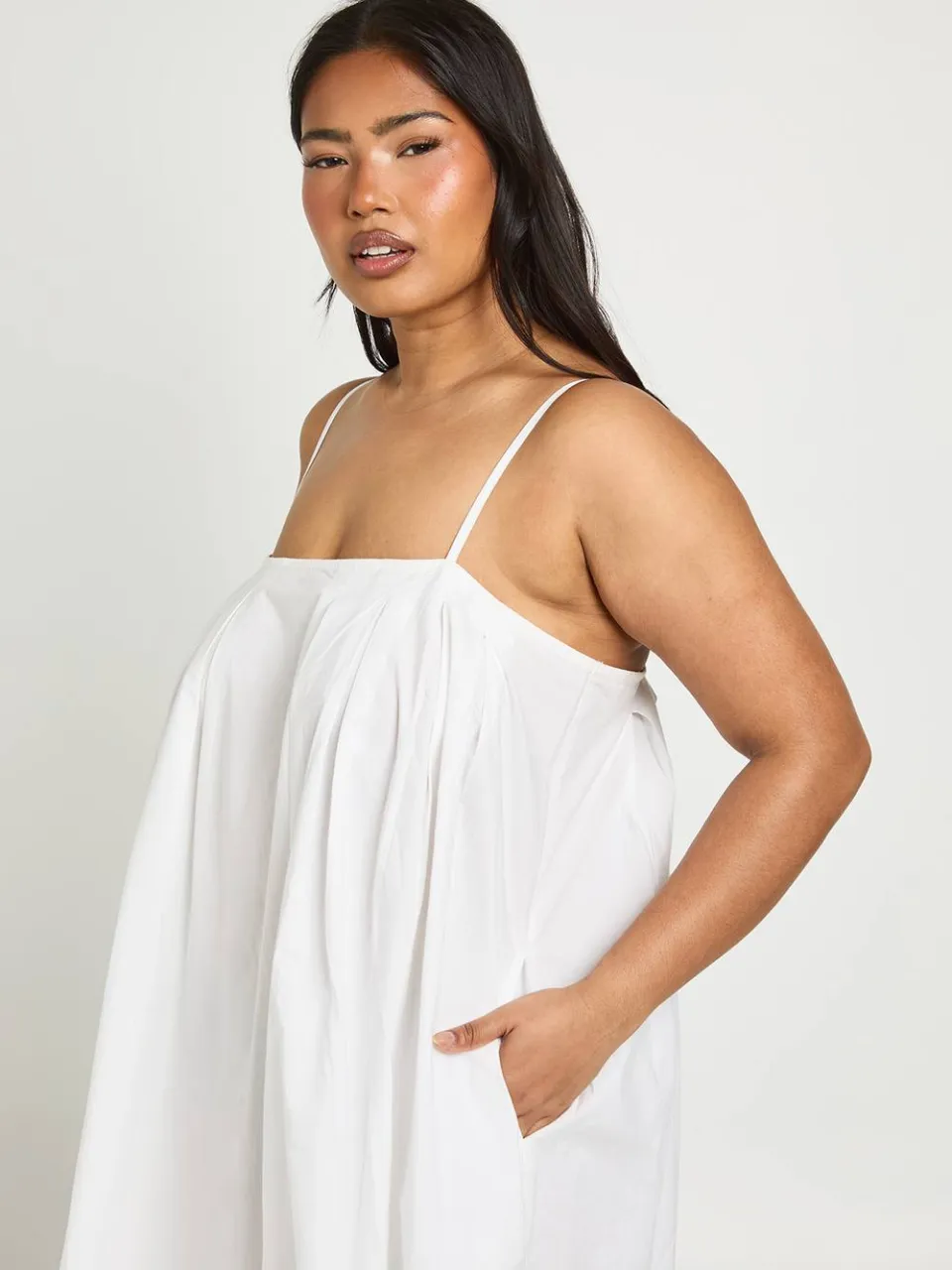 boohoo Dames Plus Katoenen Popeline Geplooide Volume Maxi Jurk wit, foto 4
