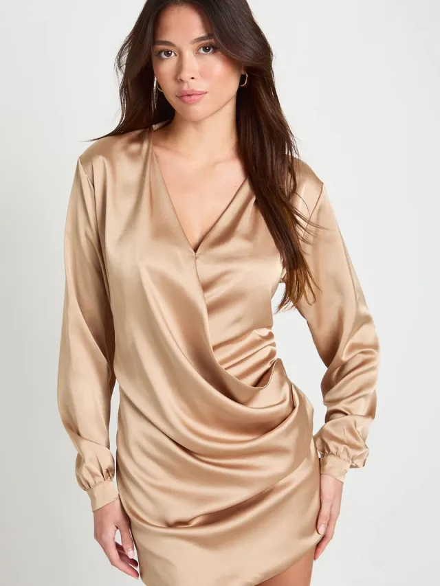 boohoo Dames Extreme diepe V-hals wikkel-satijnen overhemdjurk Taupe