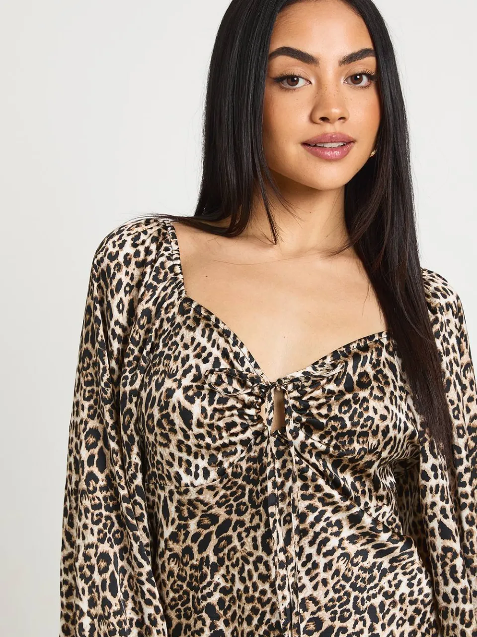 boohoo Dames Satijnen Mini Jurk Met Luipaardprint En Volumineuze Mouwen chocoladebruin, foto 3