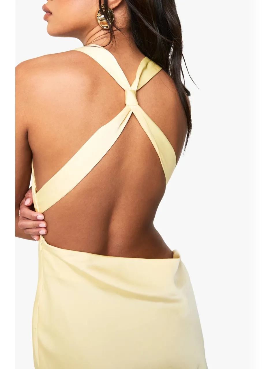 boohoo Dames Drape Back Satin Maxi Jurk citroen, foto 2