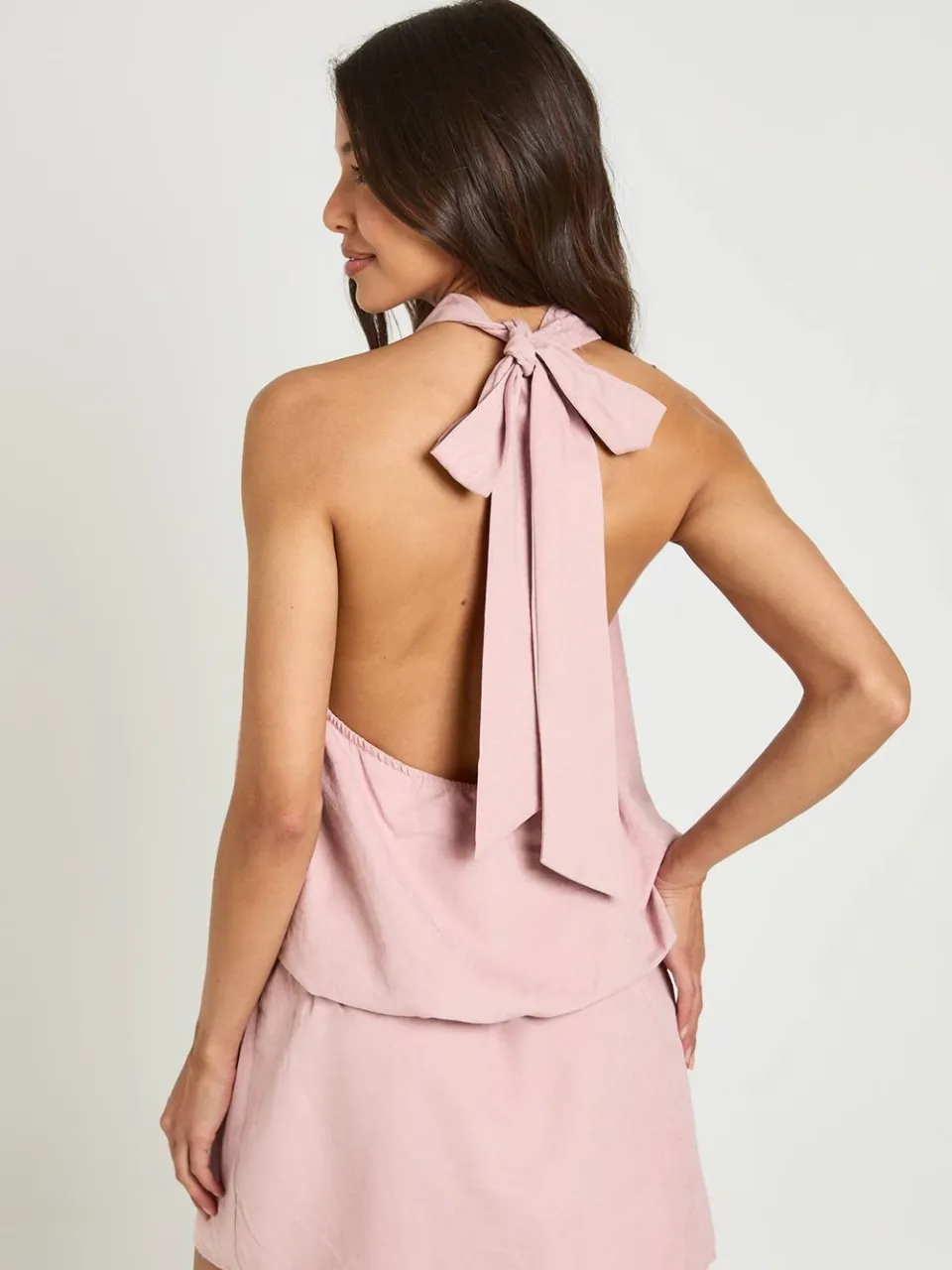 boohoo Dames Getextureerde Halternek Blouson Mini Jurk stoffig roze, foto 2