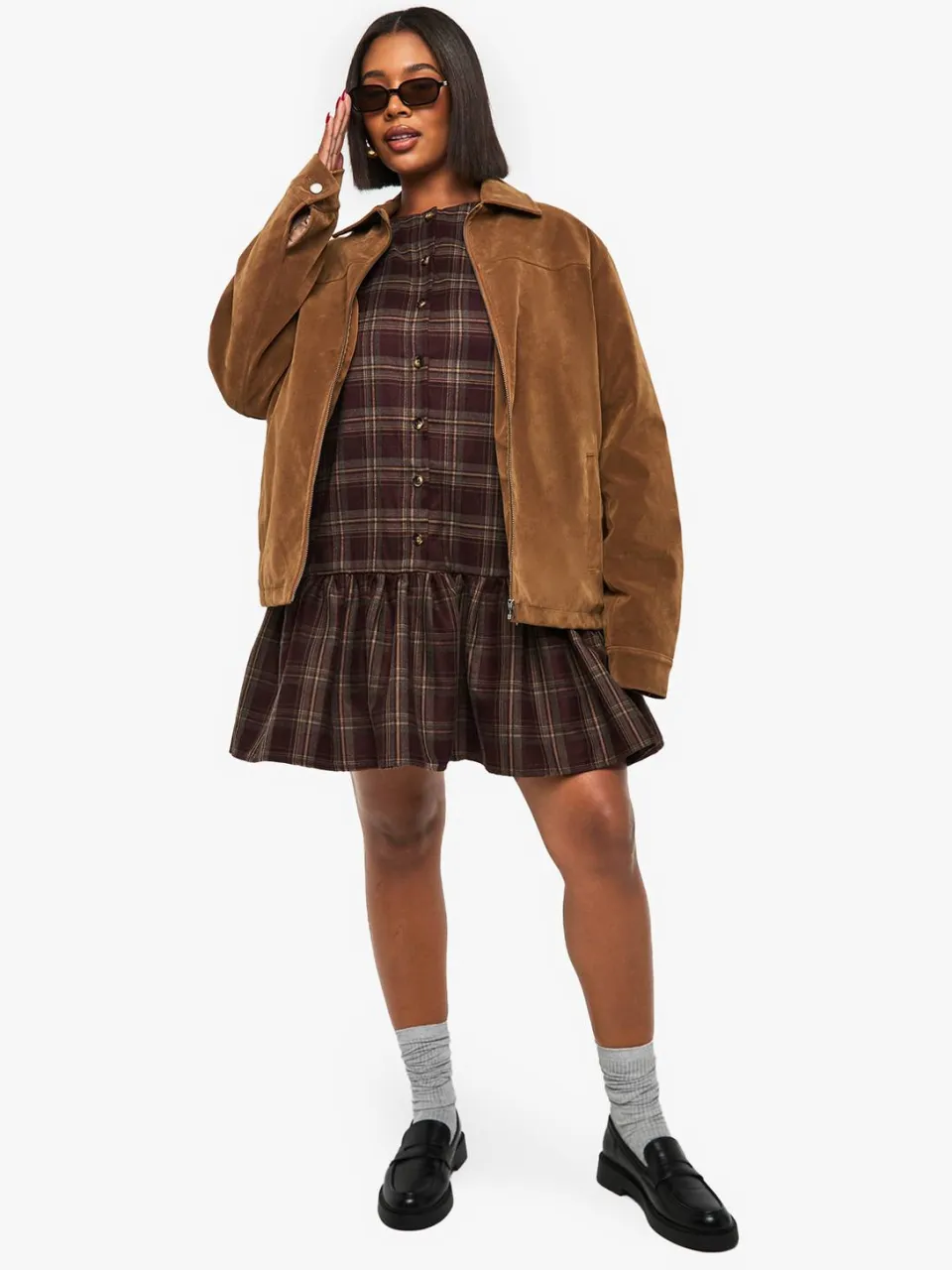 boohoo Dames Plus geruite button-down met verlaagde zoom en smocking Bruin