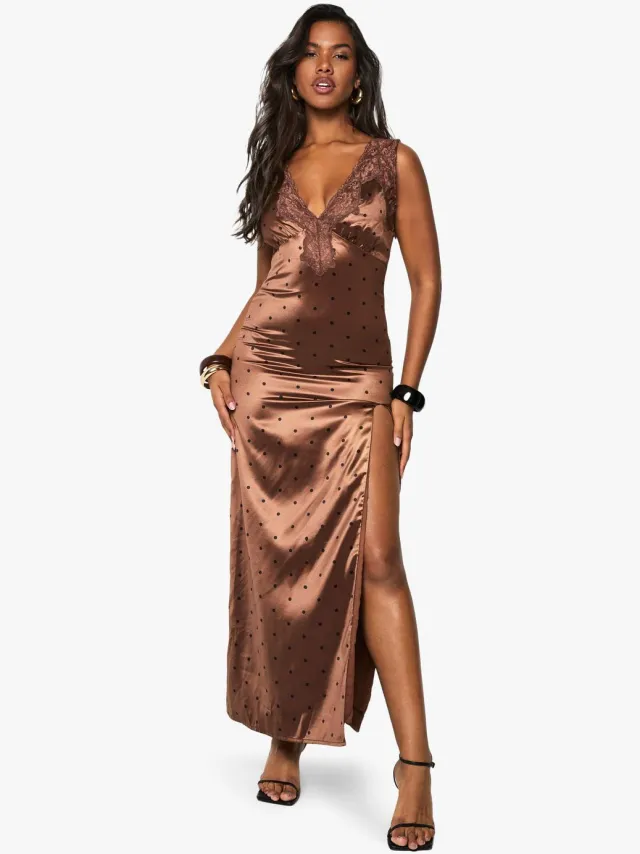 boohoo Dames Polka Dot Lace Trim Maxi Dress Chocoladebruin