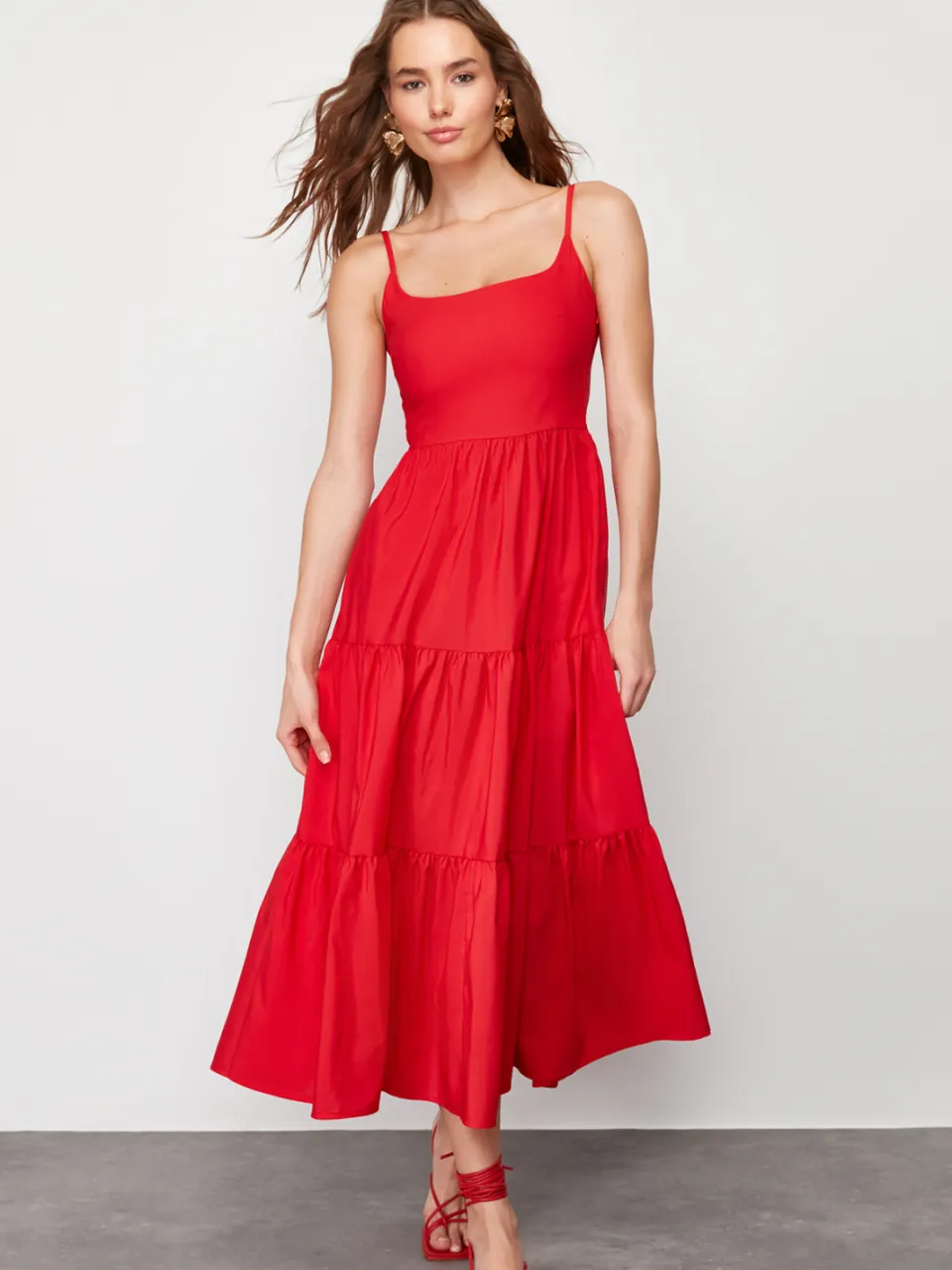 Trendyol TRENDYOLMİLLA Dames Rood Effen Maxi Mouwloos Casual Skater Jurken, foto 2